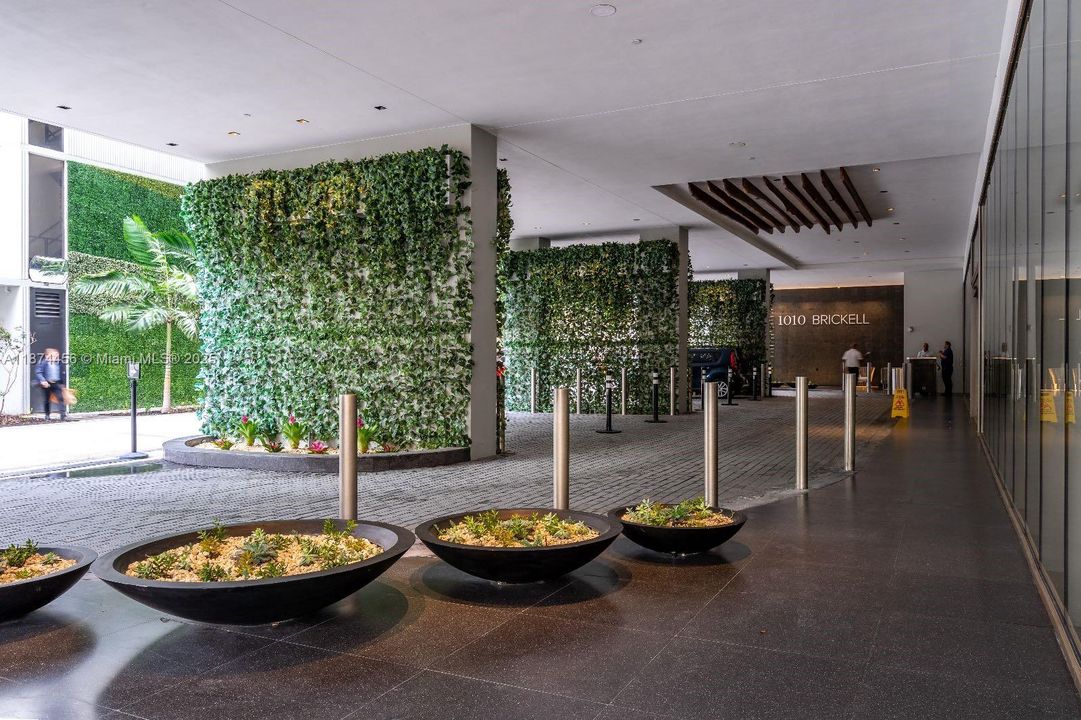 For Sale: $1,150,000 (2 beds, 3 baths, 1314 Square Feet)