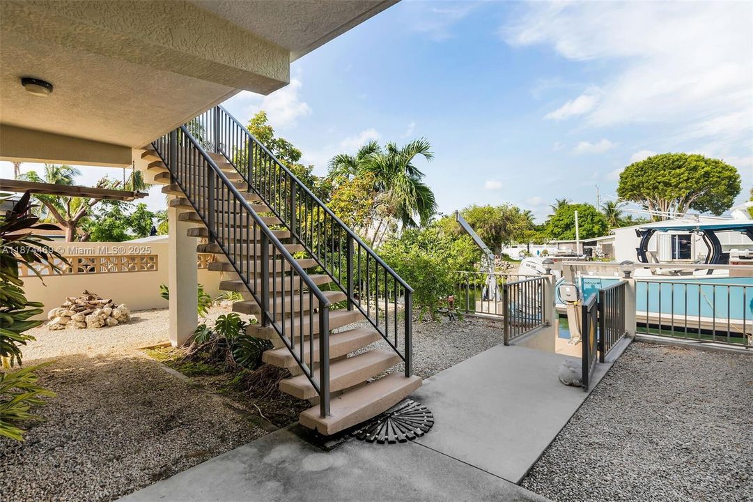 For Sale: $1,499,000 (3 beds, 2 baths, 1295 Square Feet)