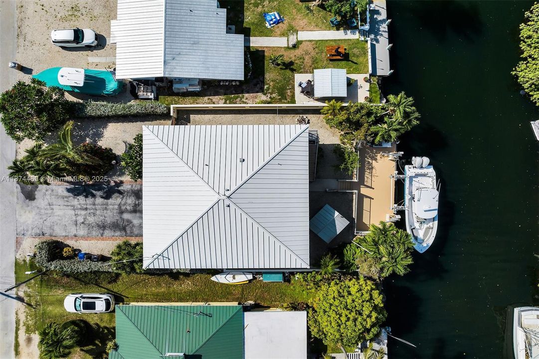 For Sale: $1,499,000 (3 beds, 2 baths, 1295 Square Feet)