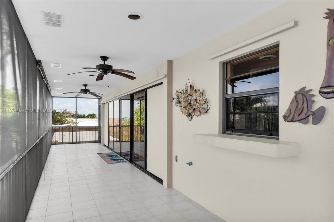 For Sale: $1,499,000 (3 beds, 2 baths, 1295 Square Feet)