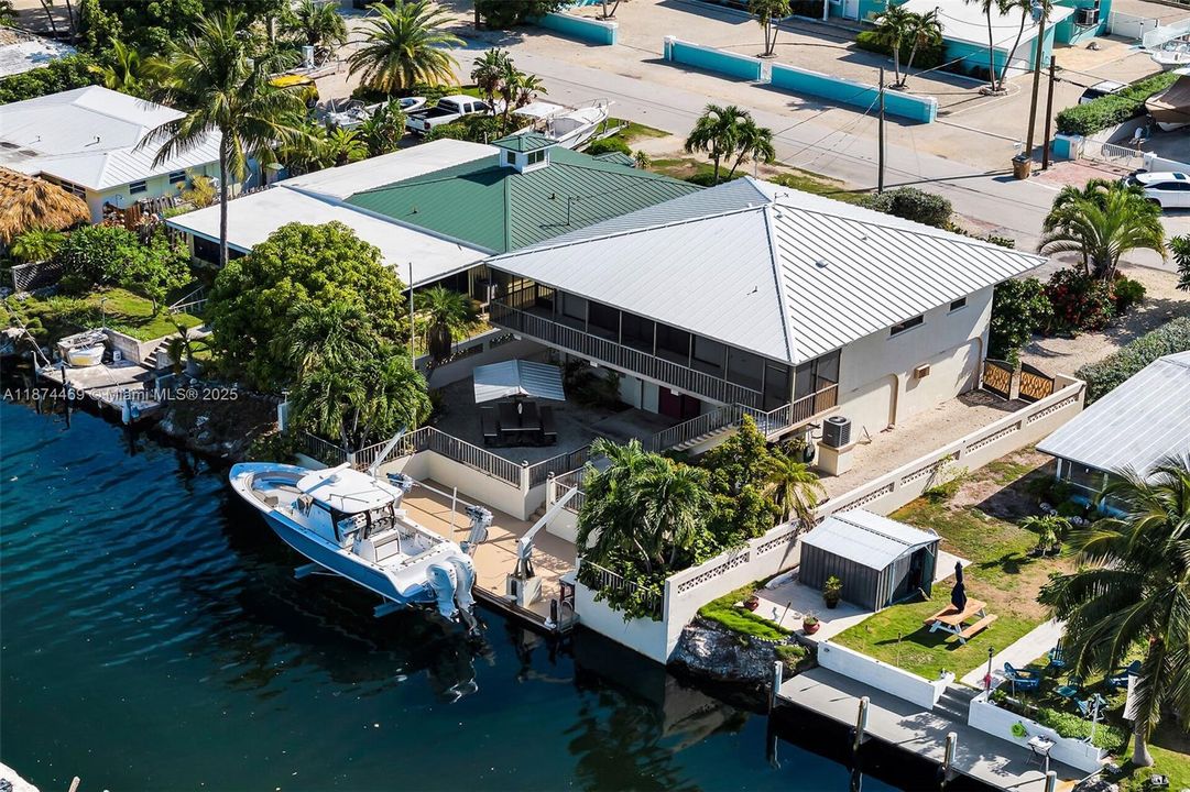 For Sale: $1,499,000 (3 beds, 2 baths, 1295 Square Feet)