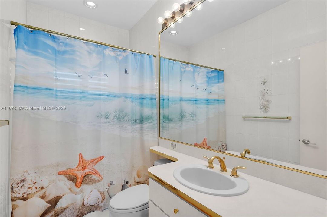 For Sale: $1,499,000 (3 beds, 2 baths, 1295 Square Feet)