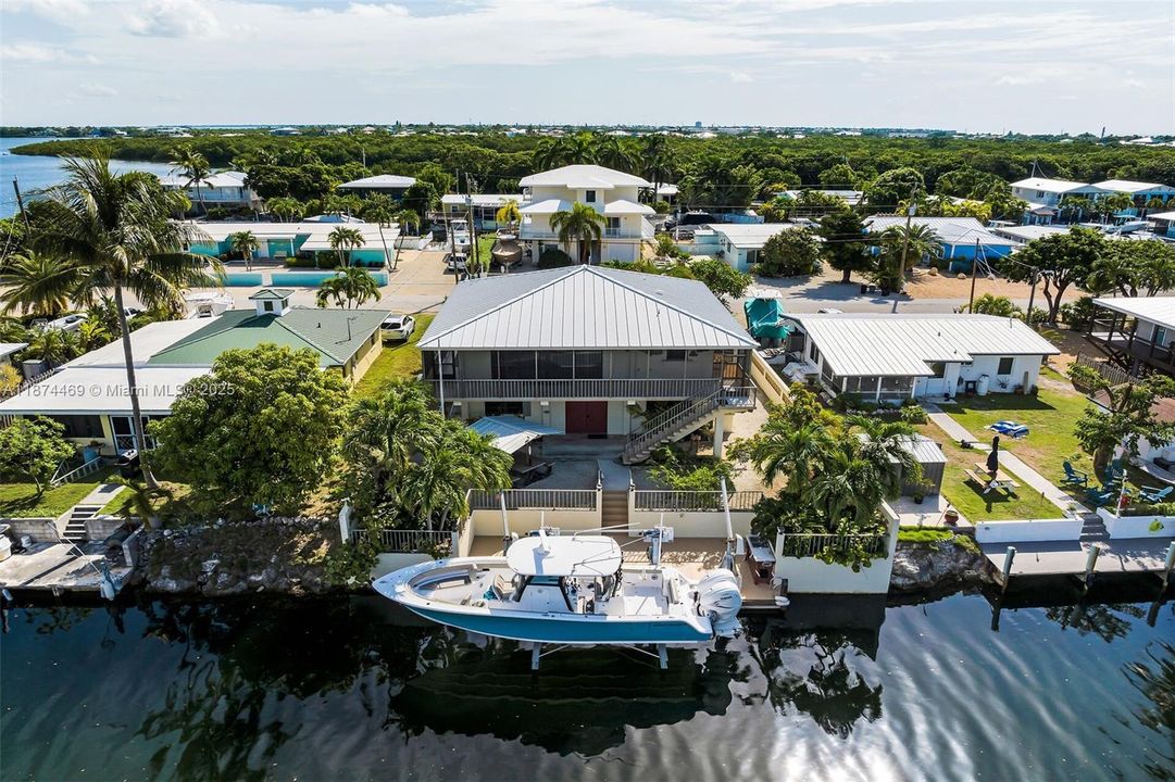 For Sale: $1,499,000 (3 beds, 2 baths, 1295 Square Feet)