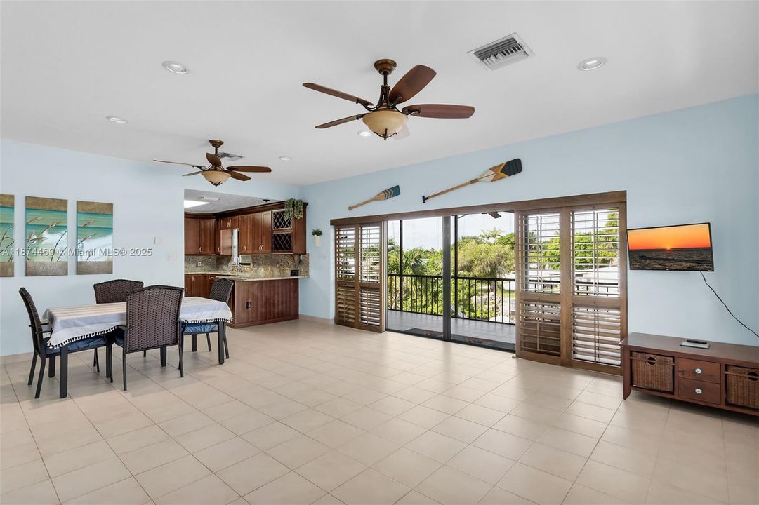 For Sale: $1,499,000 (3 beds, 2 baths, 1295 Square Feet)