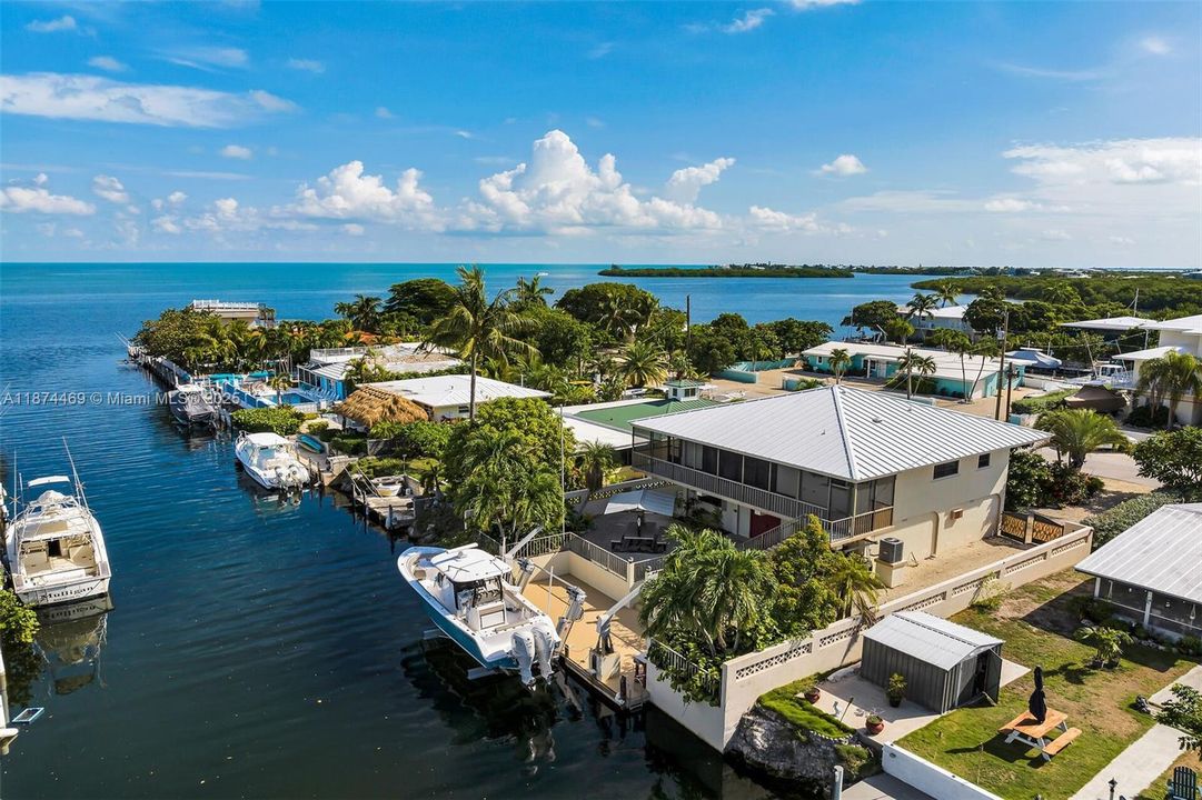 For Sale: $1,499,000 (3 beds, 2 baths, 1295 Square Feet)