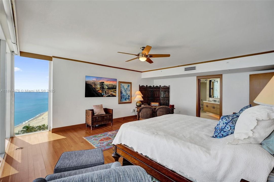 合同活跃: $2,370,000 (3 贝兹, 3 浴室, 2665 平方英尺)