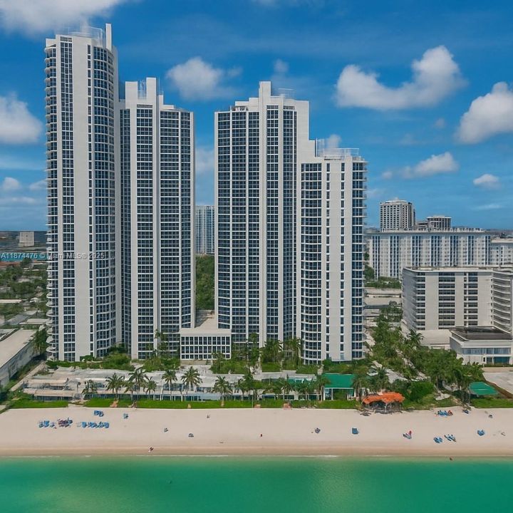 合同活跃: $2,370,000 (3 贝兹, 3 浴室, 2665 平方英尺)