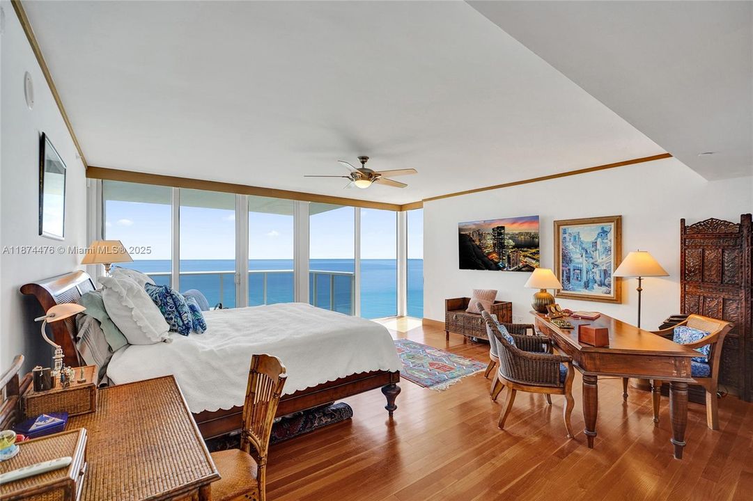 合同活跃: $2,370,000 (3 贝兹, 3 浴室, 2665 平方英尺)