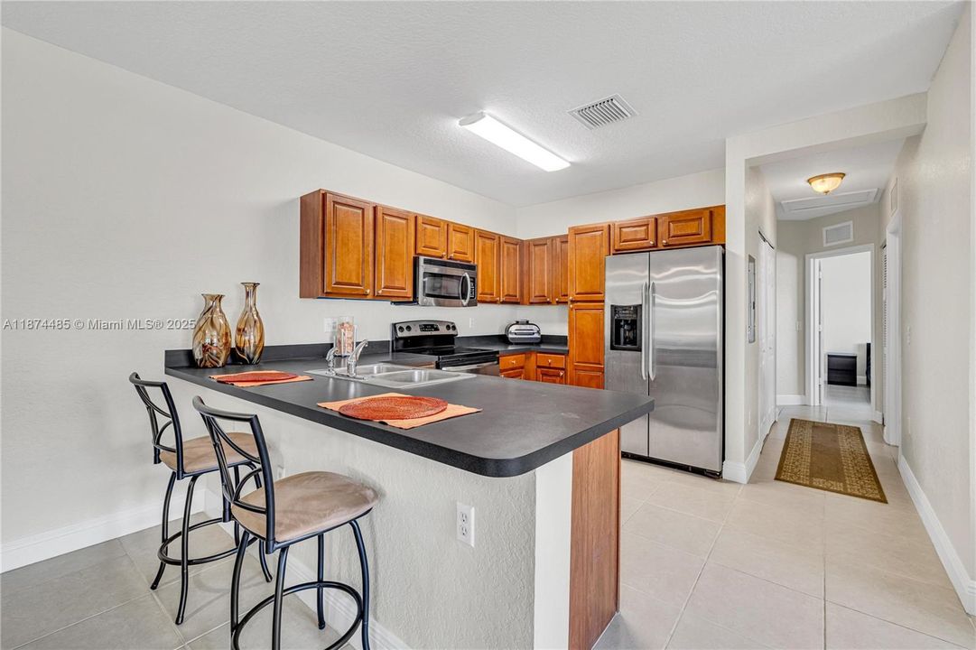 For Sale: $330,000 (2 beds, 2 baths, 1103 Square Feet)