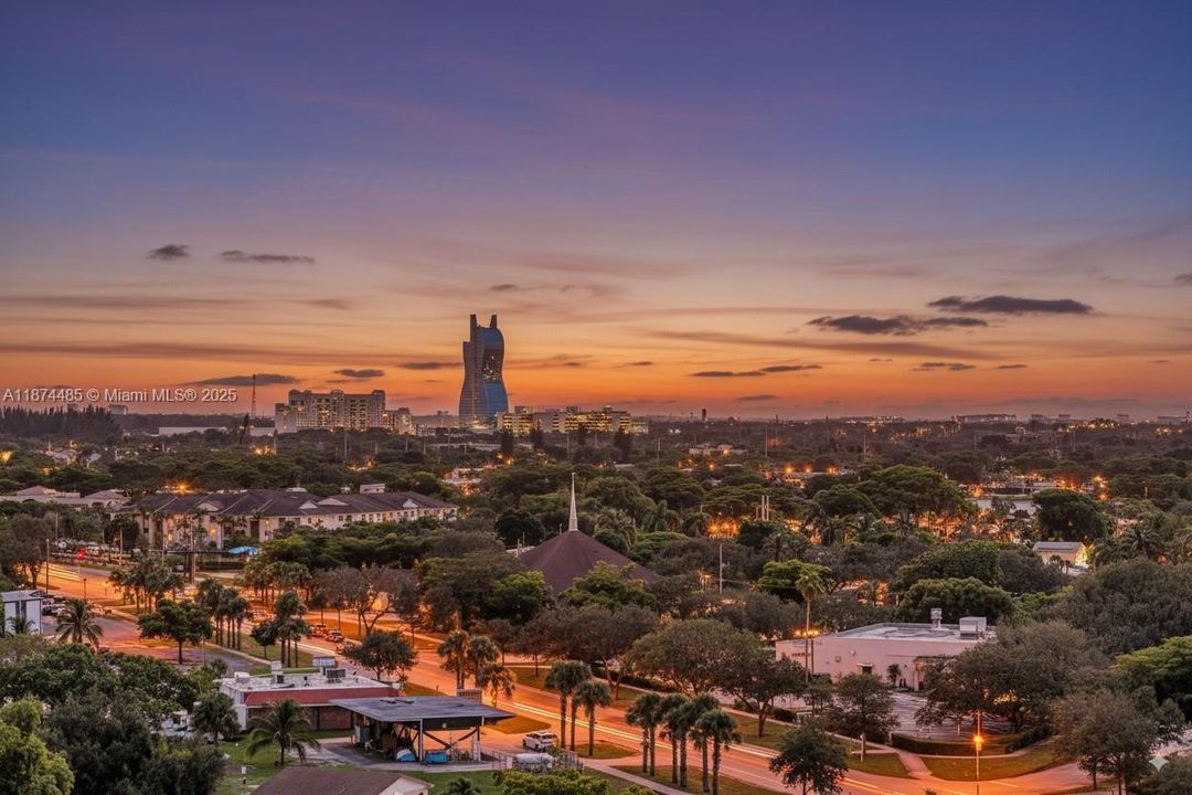 For Sale: $330,000 (2 beds, 2 baths, 1103 Square Feet)