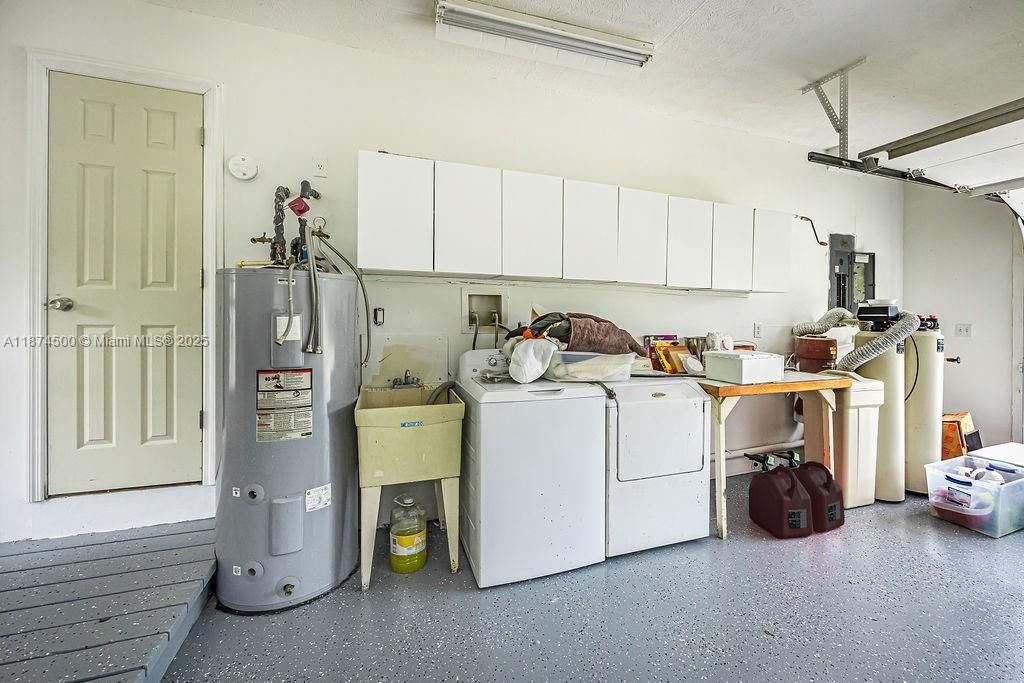 Active With Contract: $525,000 (3 beds, 2 baths, 1805 Square Feet)