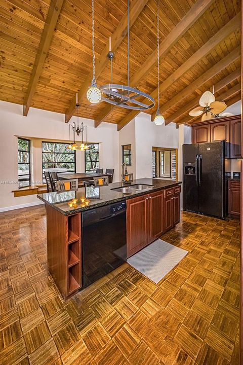 Active With Contract: $525,000 (3 beds, 2 baths, 1805 Square Feet)