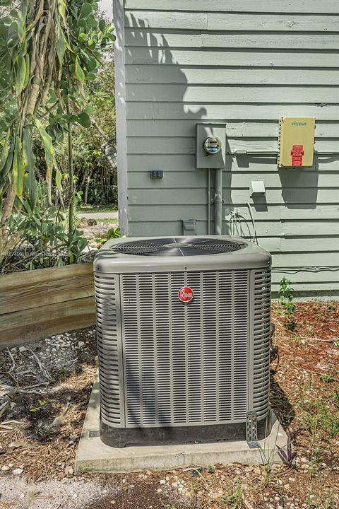 Active With Contract: $525,000 (3 beds, 2 baths, 1805 Square Feet)