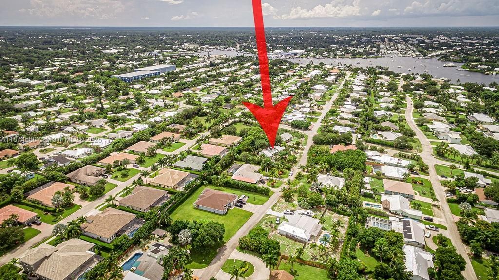 Active With Contract: $525,000 (3 beds, 2 baths, 1805 Square Feet)