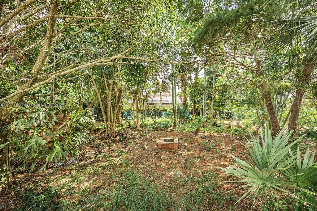 Active With Contract: $525,000 (3 beds, 2 baths, 1805 Square Feet)