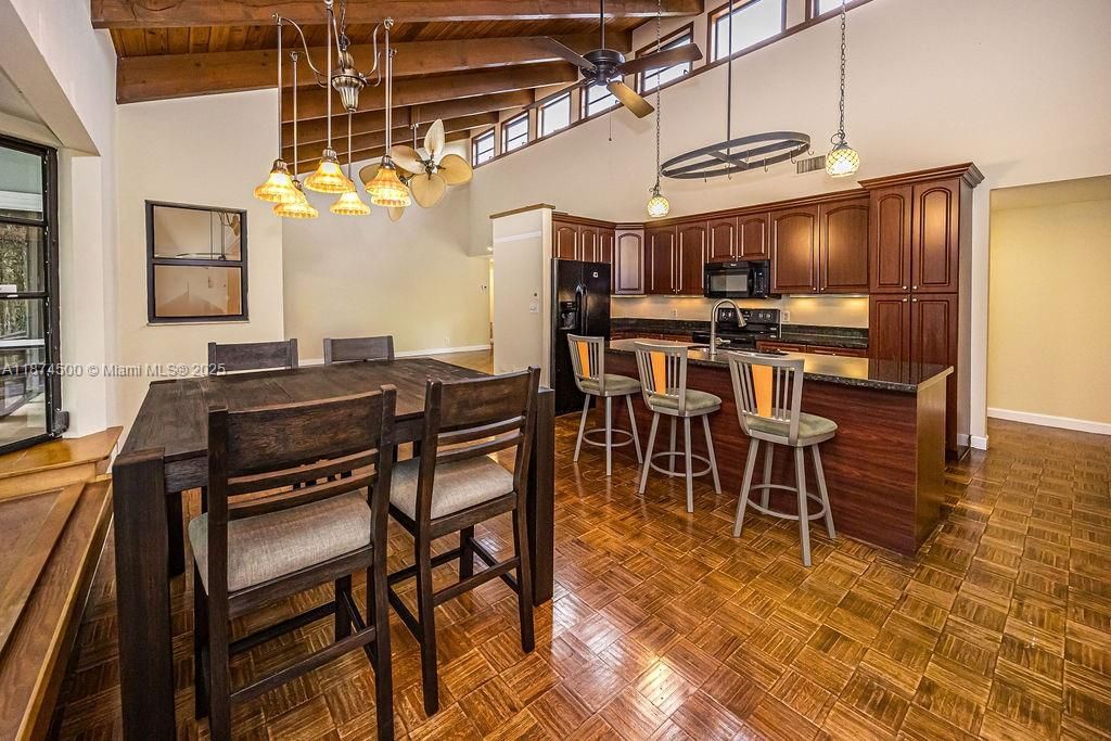 Active With Contract: $525,000 (3 beds, 2 baths, 1805 Square Feet)