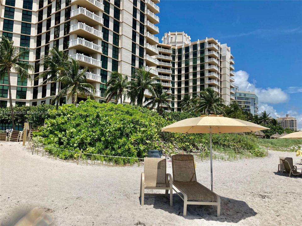 Active With Contract: $6,200 (2 beds, 2 baths, 1409 Square Feet)