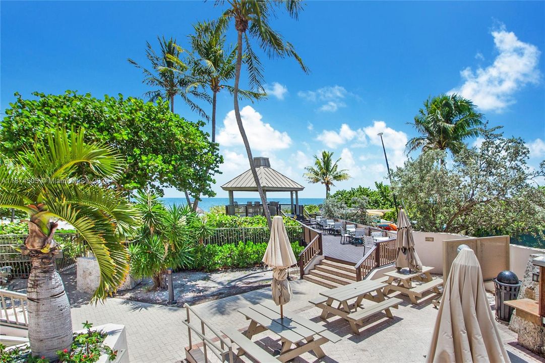 Active With Contract: $6,200 (2 beds, 2 baths, 1409 Square Feet)