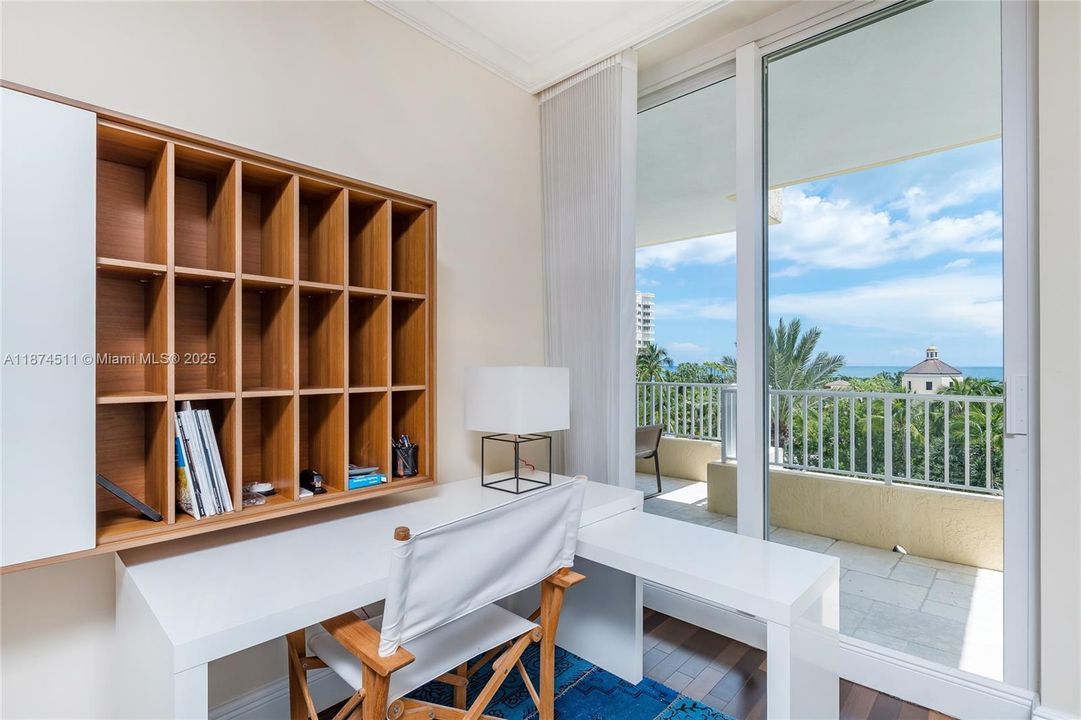 Active With Contract: $3,100,000 (3 beds, 4 baths, 2500 Square Feet)