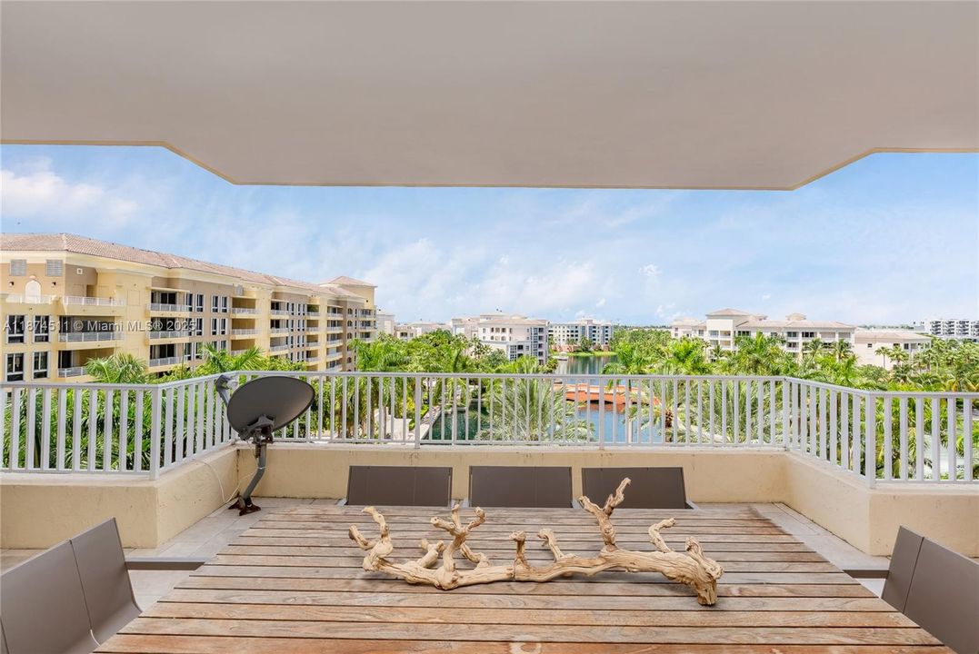 Active With Contract: $3,100,000 (3 beds, 4 baths, 2500 Square Feet)