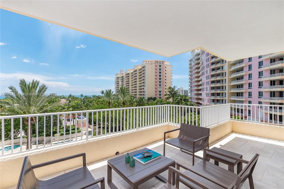 Active With Contract: $3,100,000 (3 beds, 4 baths, 2500 Square Feet)