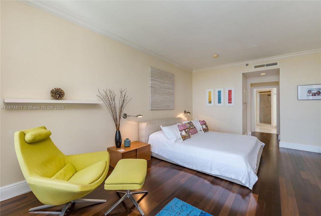 Active With Contract: $3,100,000 (3 beds, 4 baths, 2500 Square Feet)