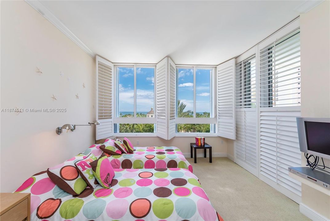 Active With Contract: $3,100,000 (3 beds, 4 baths, 2500 Square Feet)