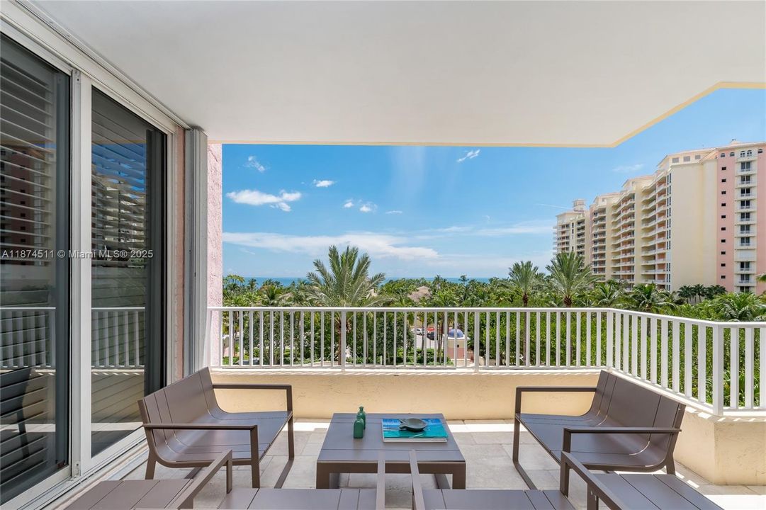 Active With Contract: $3,100,000 (3 beds, 4 baths, 2500 Square Feet)