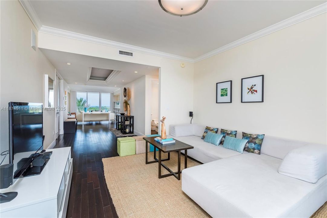 Active With Contract: $3,100,000 (3 beds, 4 baths, 2500 Square Feet)
