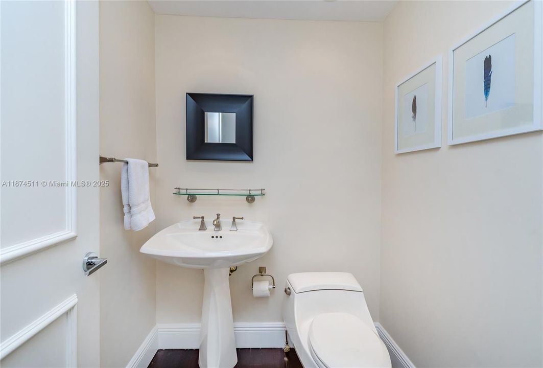 Active With Contract: $3,100,000 (3 beds, 4 baths, 2500 Square Feet)