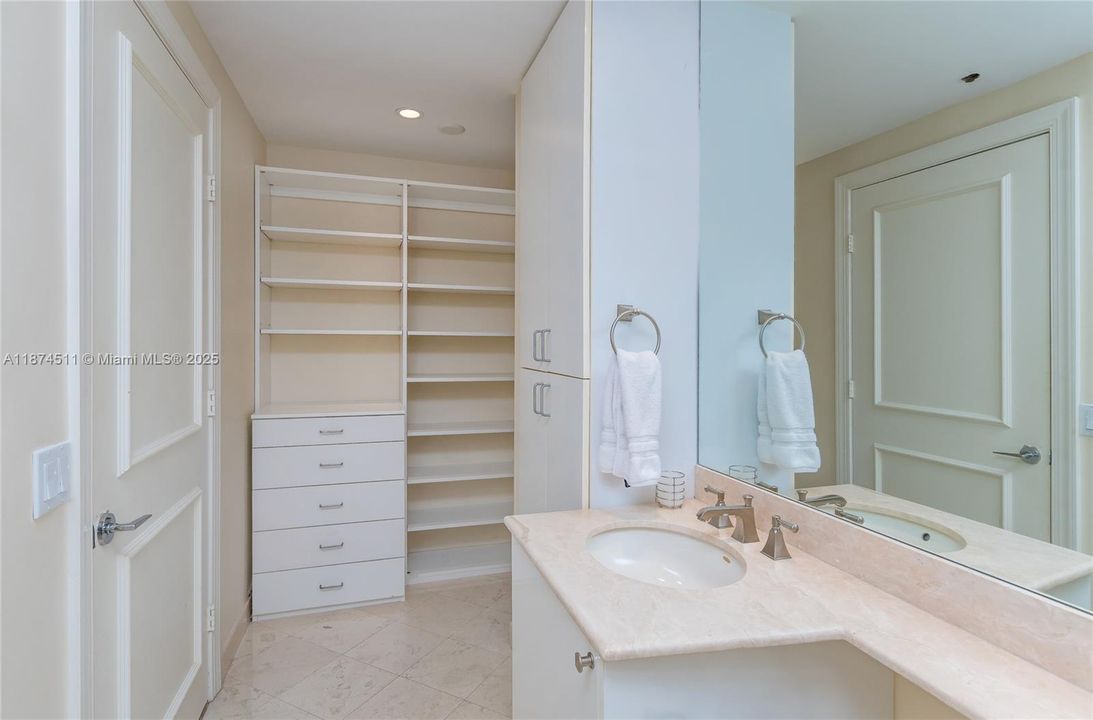 Active With Contract: $3,100,000 (3 beds, 4 baths, 2500 Square Feet)