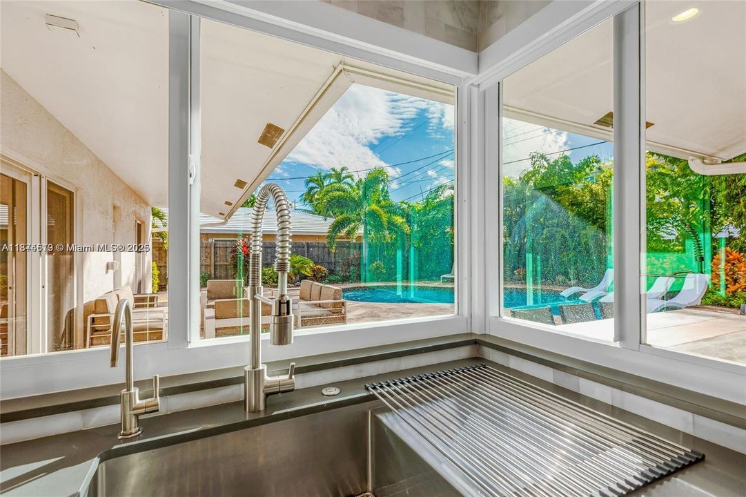 Activo con contrato: $1,174,900 (4 camas, 3 baños, 1565 Pies cuadrados)