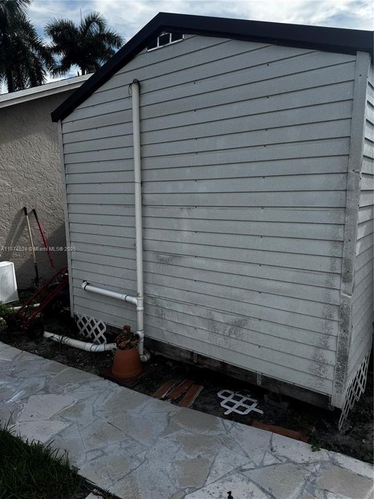 合同活跃: $539,900 (2 贝兹, 2 浴室, 1044 平方英尺)