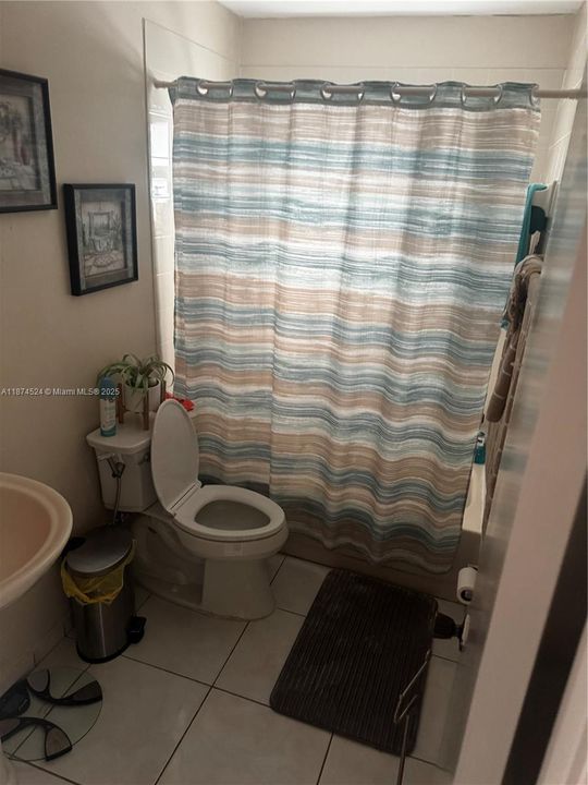 合同活跃: $539,900 (2 贝兹, 2 浴室, 1044 平方英尺)