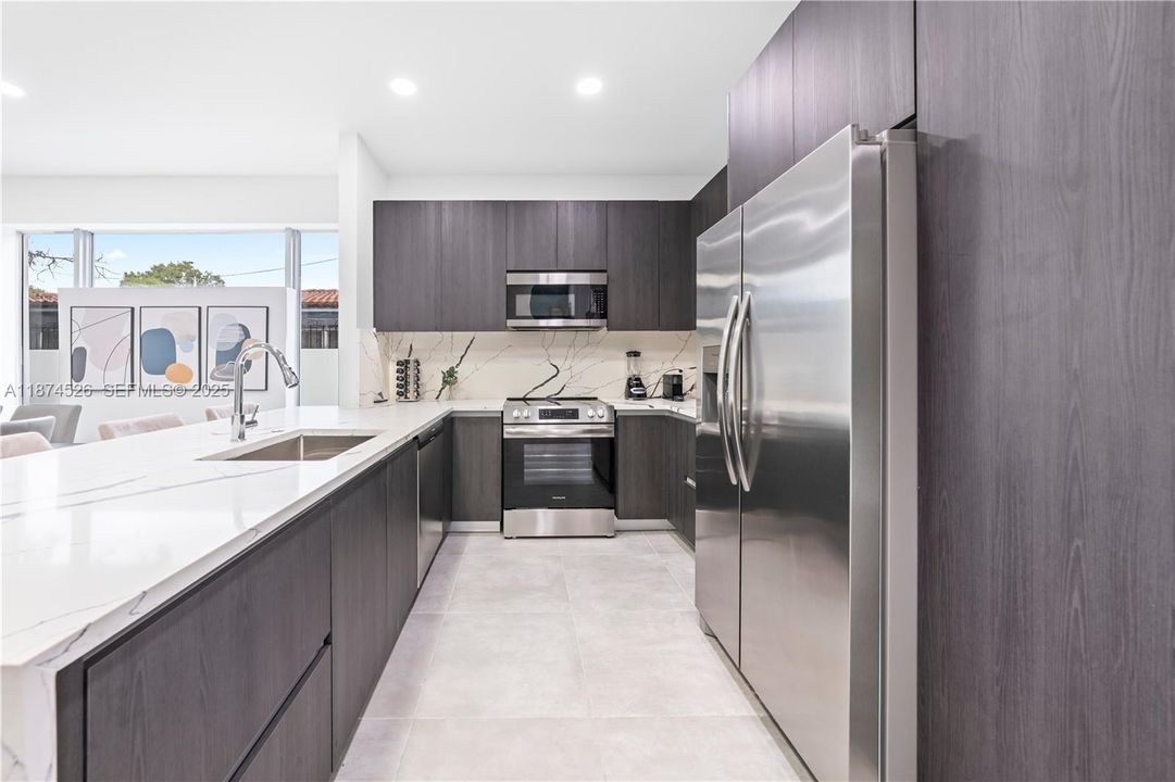For Sale: $1,600,000 (6 beds, 4 baths, 2836 Square Feet)