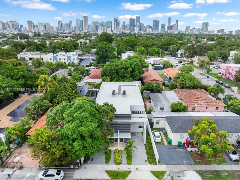 For Sale: $1,600,000 (6 beds, 4 baths, 2836 Square Feet)