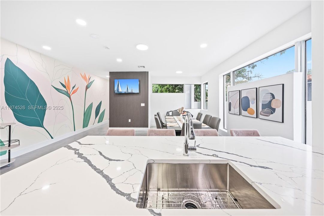 For Sale: $1,600,000 (6 beds, 4 baths, 2836 Square Feet)