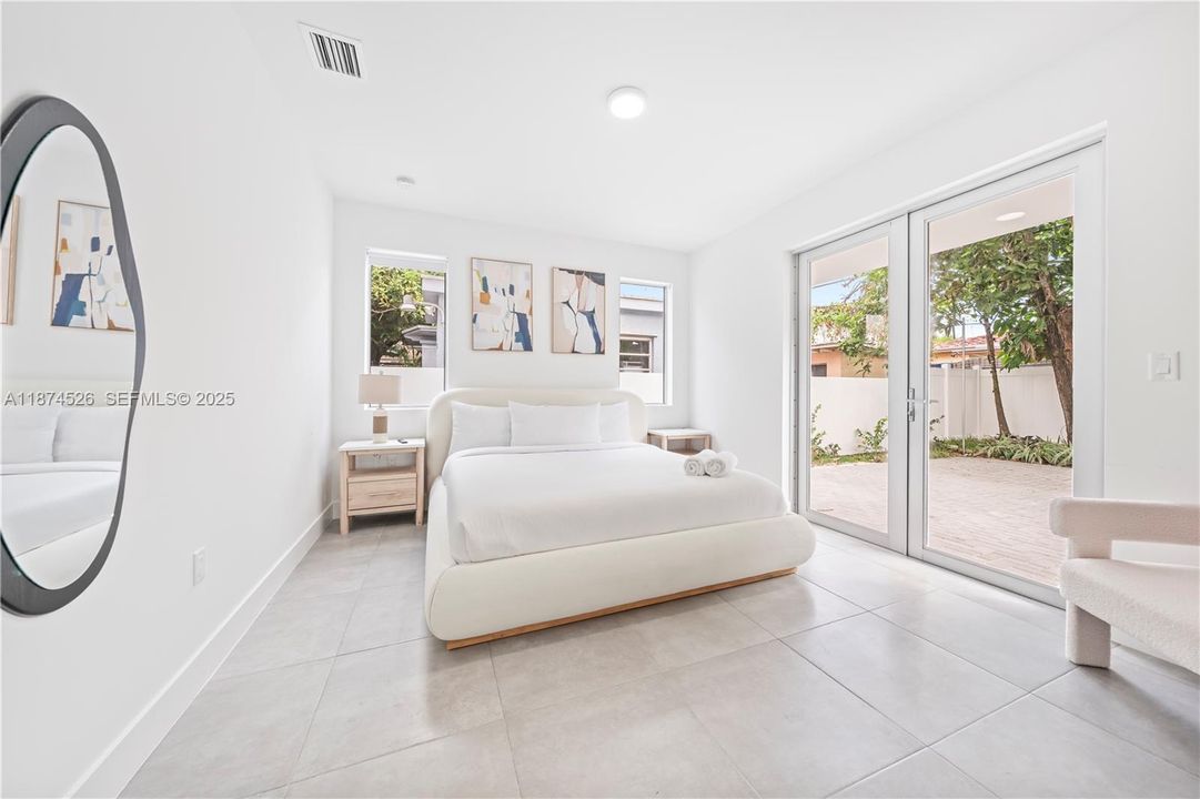 For Sale: $1,600,000 (6 beds, 4 baths, 2836 Square Feet)