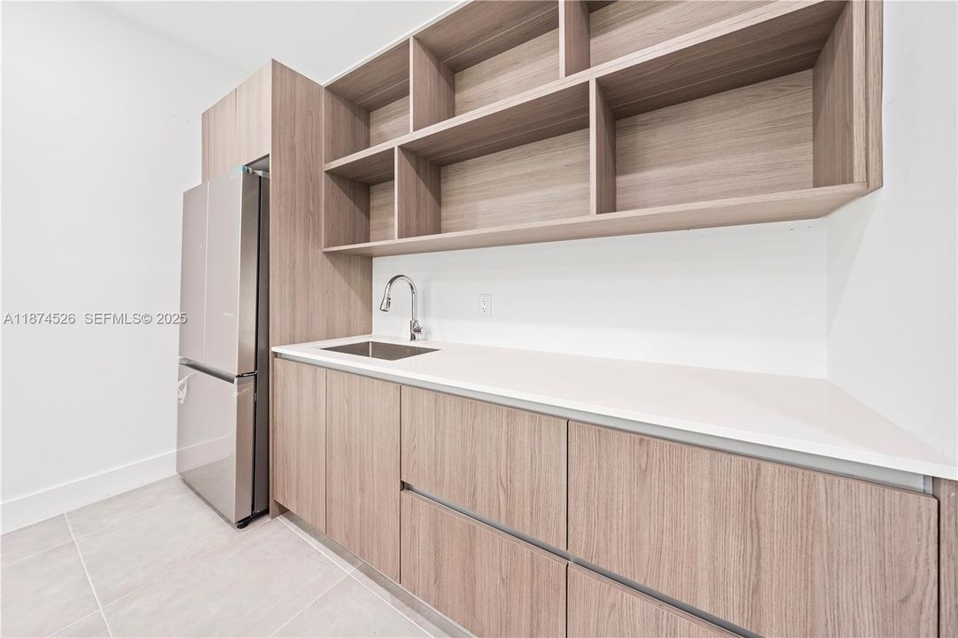For Sale: $1,600,000 (6 beds, 4 baths, 2836 Square Feet)