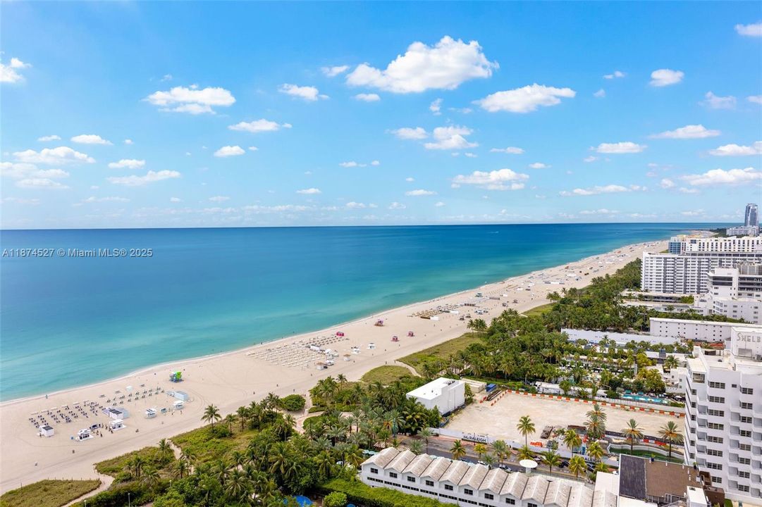 Recently Sold: $2,750,000 (2 beds, 2 baths, 1213 Square Feet)