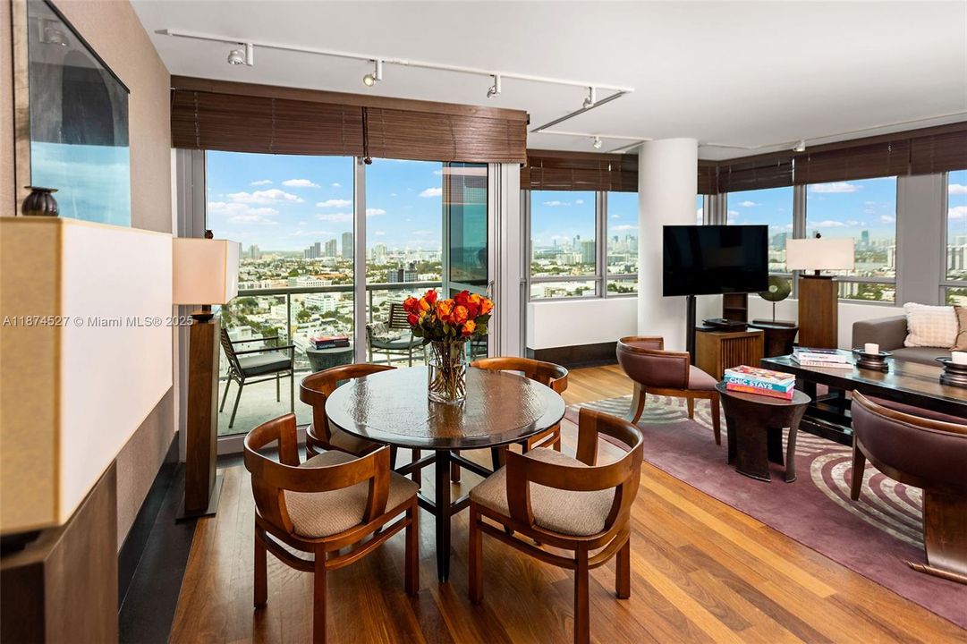 Recently Sold: $2,750,000 (2 beds, 2 baths, 1213 Square Feet)