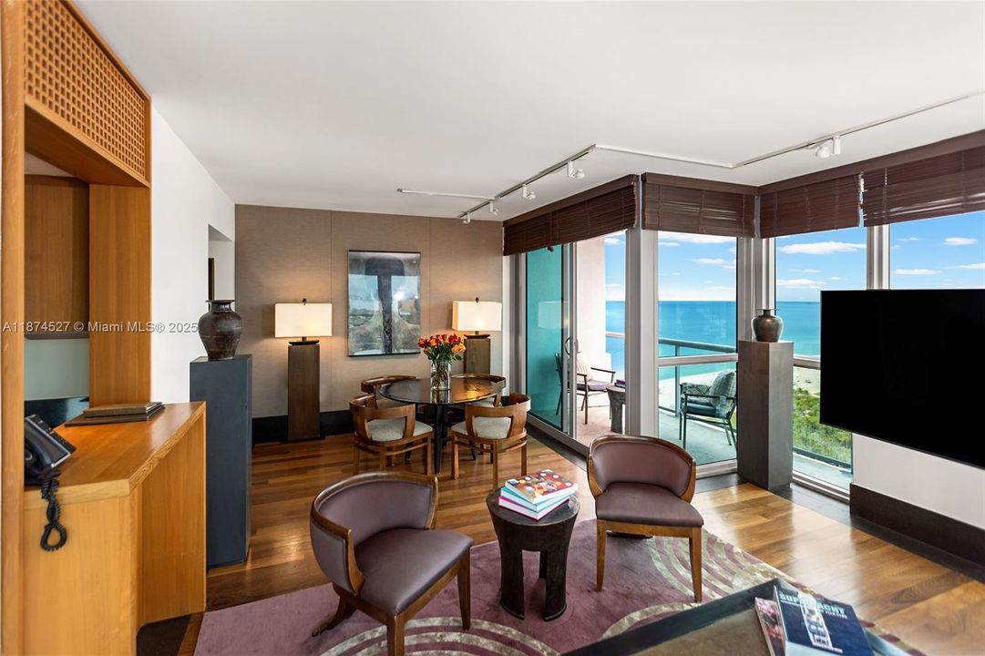 Recently Sold: $2,750,000 (2 beds, 2 baths, 1213 Square Feet)