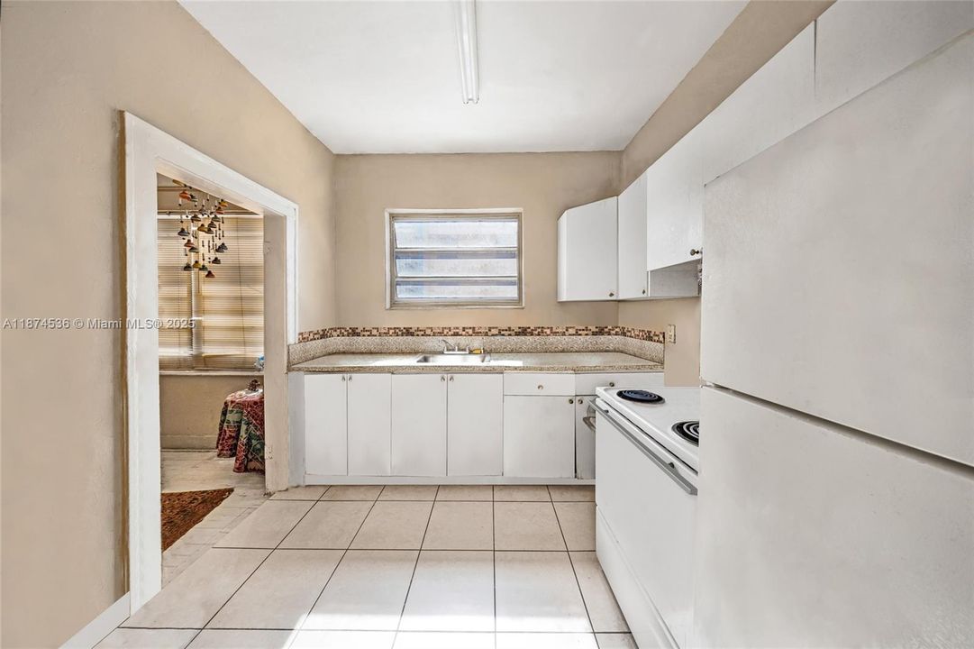 Под контрактом: $1,500,000 (0 спален, 0 ванн, 0 Квадратных фут)