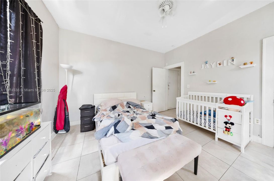 Под контрактом: $1,500,000 (0 спален, 0 ванн, 0 Квадратных фут)