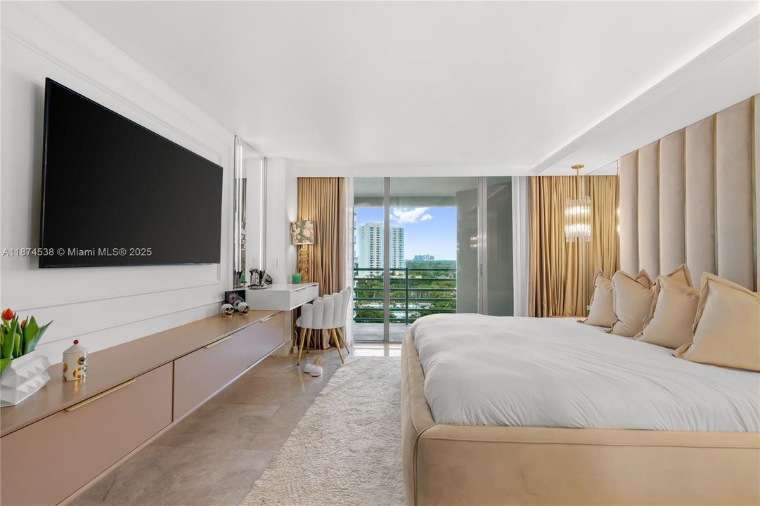 待售: $1,000,000 (2 贝兹, 2 浴室, 1304 平方英尺)