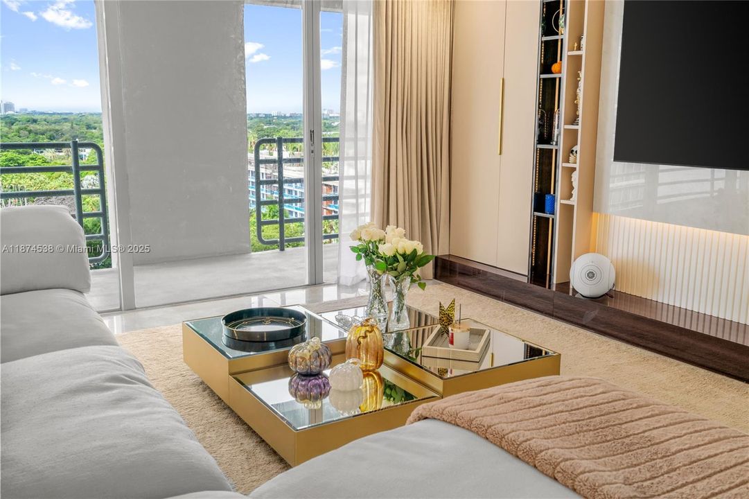 待售: $1,000,000 (2 贝兹, 2 浴室, 1304 平方英尺)