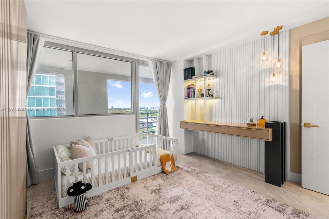 待售: $1,000,000 (2 贝兹, 2 浴室, 1304 平方英尺)