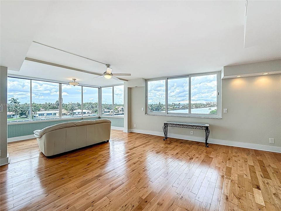 Recientemente alquilado: $2,550 (2 camas, 2 baños, 1150 Pies cuadrados)