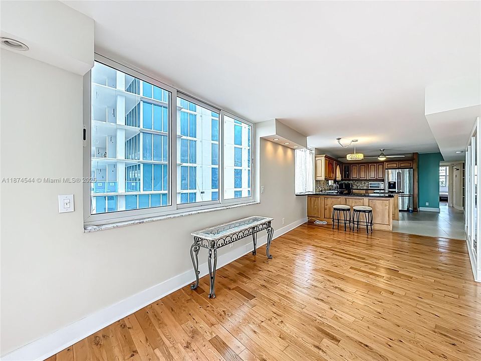 Recientemente alquilado: $2,550 (2 camas, 2 baños, 1150 Pies cuadrados)