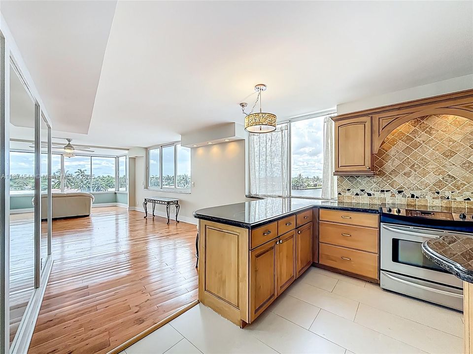 Recientemente alquilado: $2,550 (2 camas, 2 baños, 1150 Pies cuadrados)